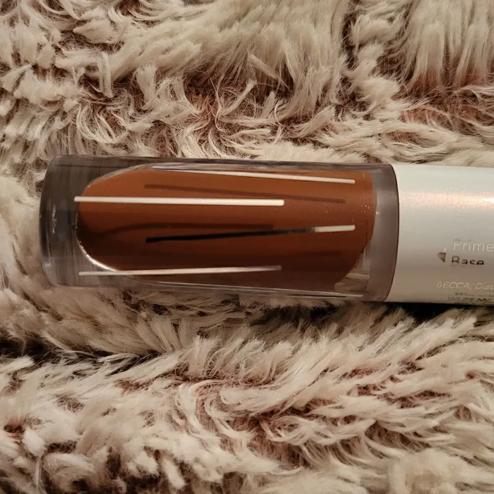 Becca Light Gleam Eyeshadow *RED STAR